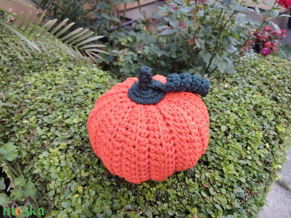 Horgolt nagyméretű tök (narancssárga) Halloweenre - kellékek & szerszámok - dekorációs kellékek - őszi dekor - őszi dekortök - Meska.hu Horgolt nagyméretű tök (narancssárga) Halloweenre - kellékek & szerszámok - dekorációs kellékek - őszi dekor - őszi dekortök - Meska.hu
