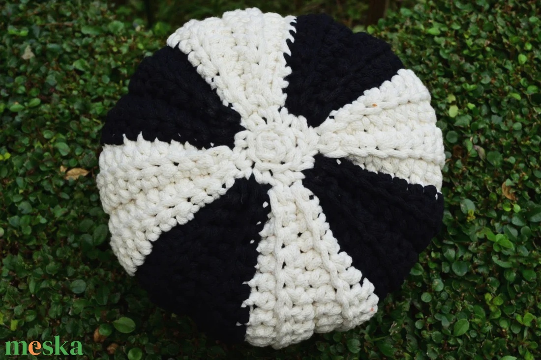 Horgolt nagyméretű tök Halloweenre - kellékek & szerszámok - dekorációs kellékek - őszi dekor - őszi dekortök - Meska.hu