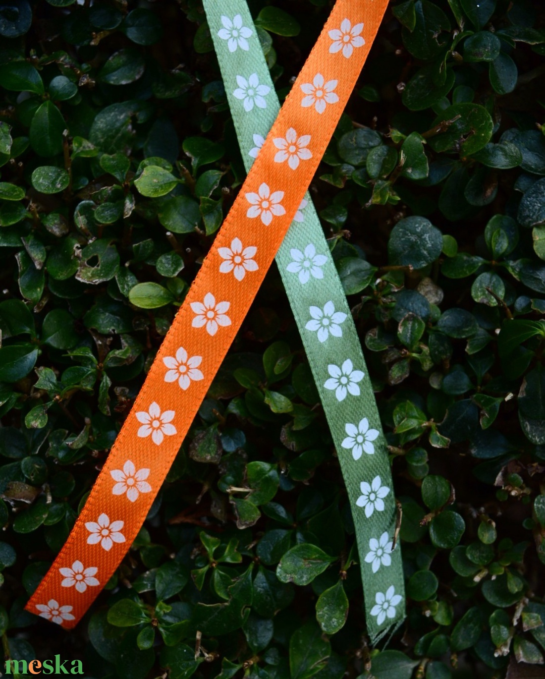 Tavaszi virágos masni  - kellékek & szerszámok - dekorációs kellékek - egyéb kellékek - Meska.hu