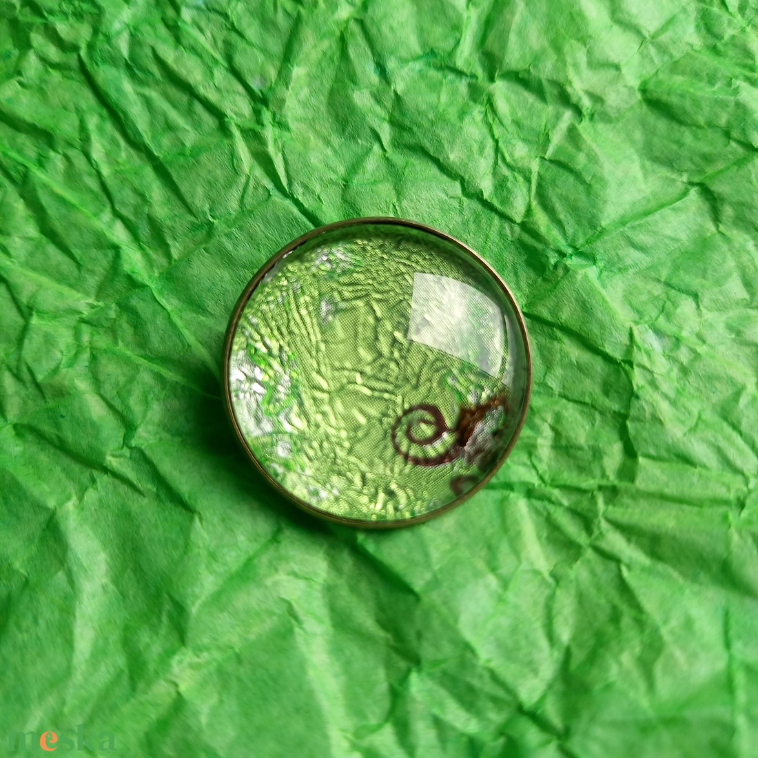 Zöld bronz alapú kitűző alapon - ékszer - kitűző és bross - Meska.hu Zöld bronz alapú kitűző alapon - ékszer - kitűző és bross - Meska.hu