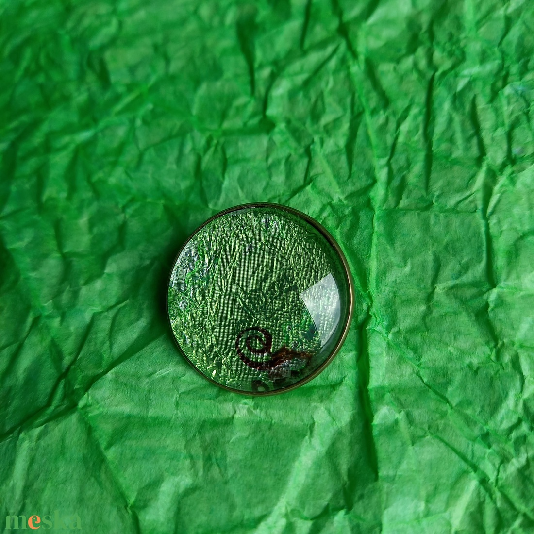 Zöld bronz alapú kitűző alapon - ékszer - kitűző és bross - Meska.hu Zöld bronz alapú kitűző alapon - ékszer - kitűző és bross - Meska.hu