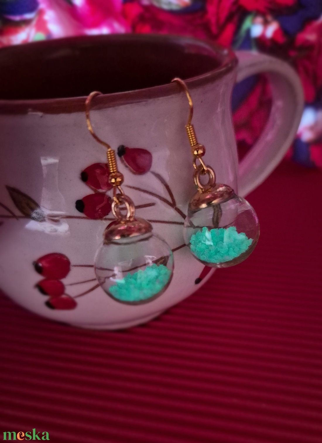 Foszforeszkáló üvveggömb fülbevalk - ékszer - fülbevaló - lógó fülbevaló - Meska.hu