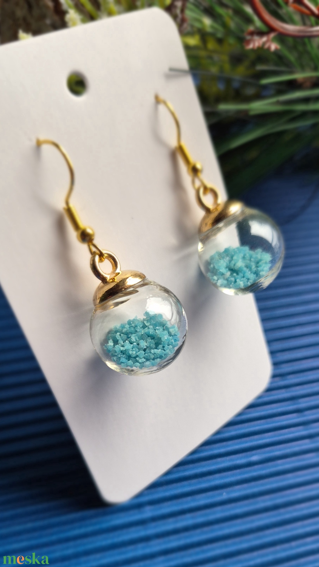 Foszforeszkáló üvveggömb fülbevalk - ékszer - fülbevaló - lógó fülbevaló - Meska.hu