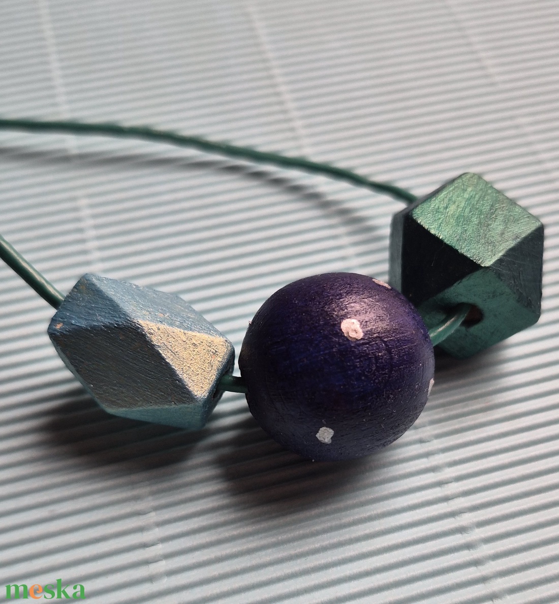 Kék-sárga geometriai fa bogyós nyaklánc  - ékszer - nyaklánc - bogyós nyaklánc - Meska.hu