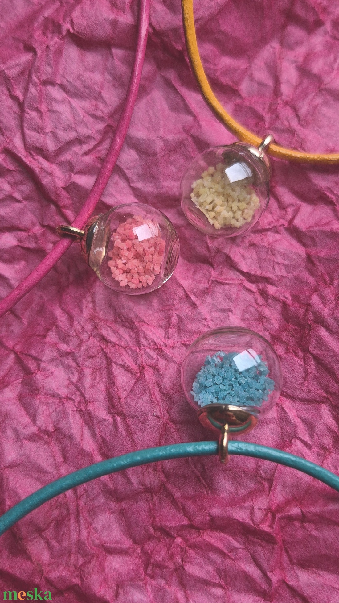 Foszforeszkáló üvveggömb nyakláncok - ékszer - nyaklánc - medálos nyaklánc - Meska.hu