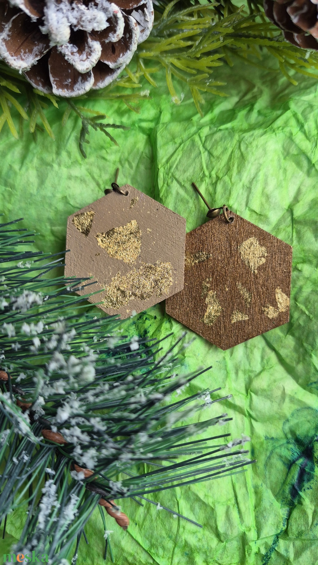 Absztrakt nagy alakú barna-arany fa fülbevaló - ékszer - fülbevaló - lógó fülbevaló - Meska.hu