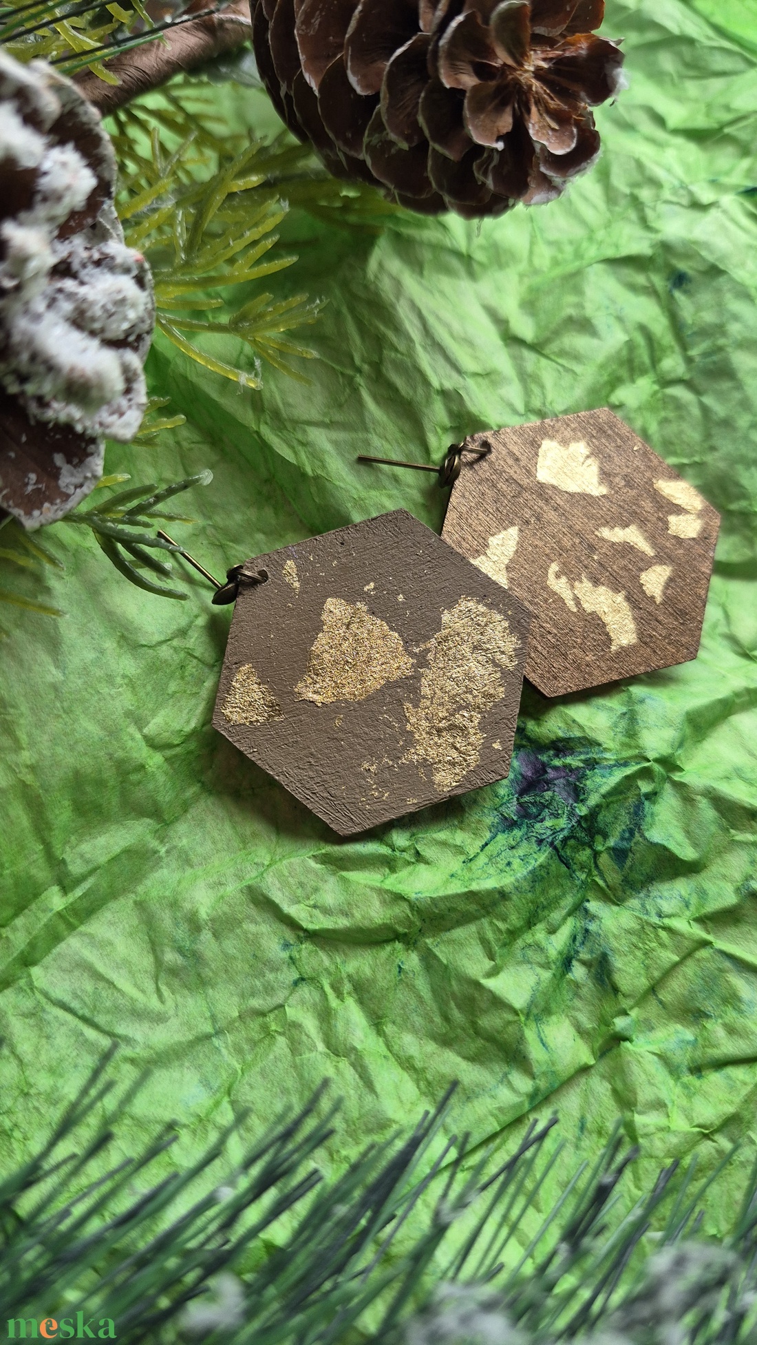 Absztrakt nagy alakú barna-arany fa fülbevaló - ékszer - fülbevaló - lógó fülbevaló - Meska.hu