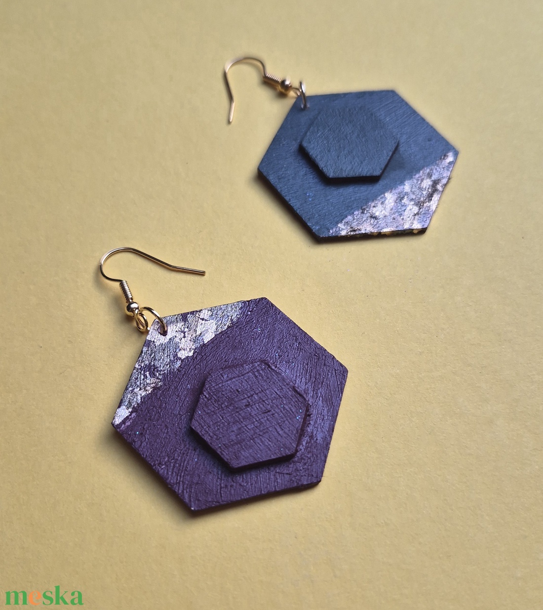 Absztrakt nagy alakú barna-arany fa fülbevaló - ékszer - fülbevaló - lógó fülbevaló - Meska.hu