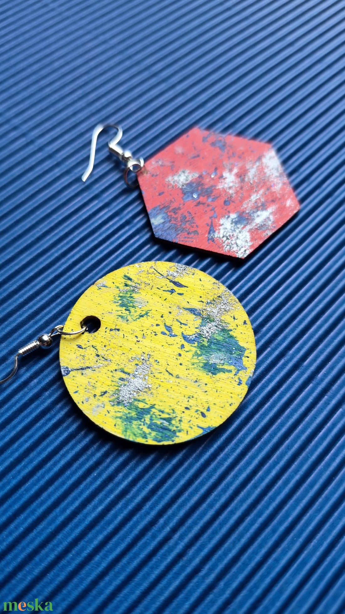 Sárga-pink fa nagy alakú mintás fülbevaló - ékszer - fülbevaló - lógó fülbevaló - Meska.hu