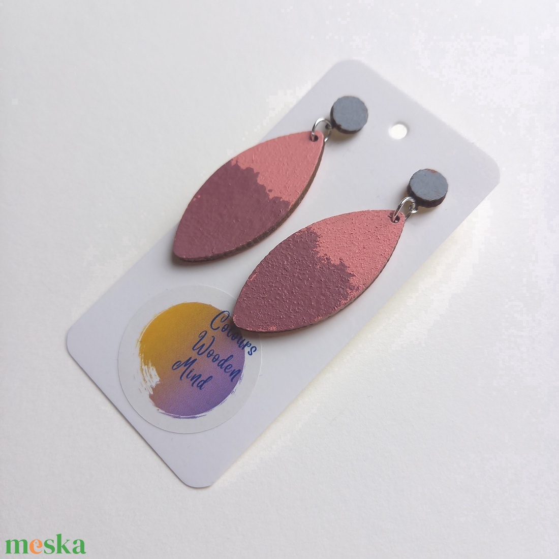 Mályva és rózsaszín hosszúkás fa fülbevaló-KIFUTÓ TERMÉK - ékszer - fülbevaló - lógó fülbevaló - Meska.hu