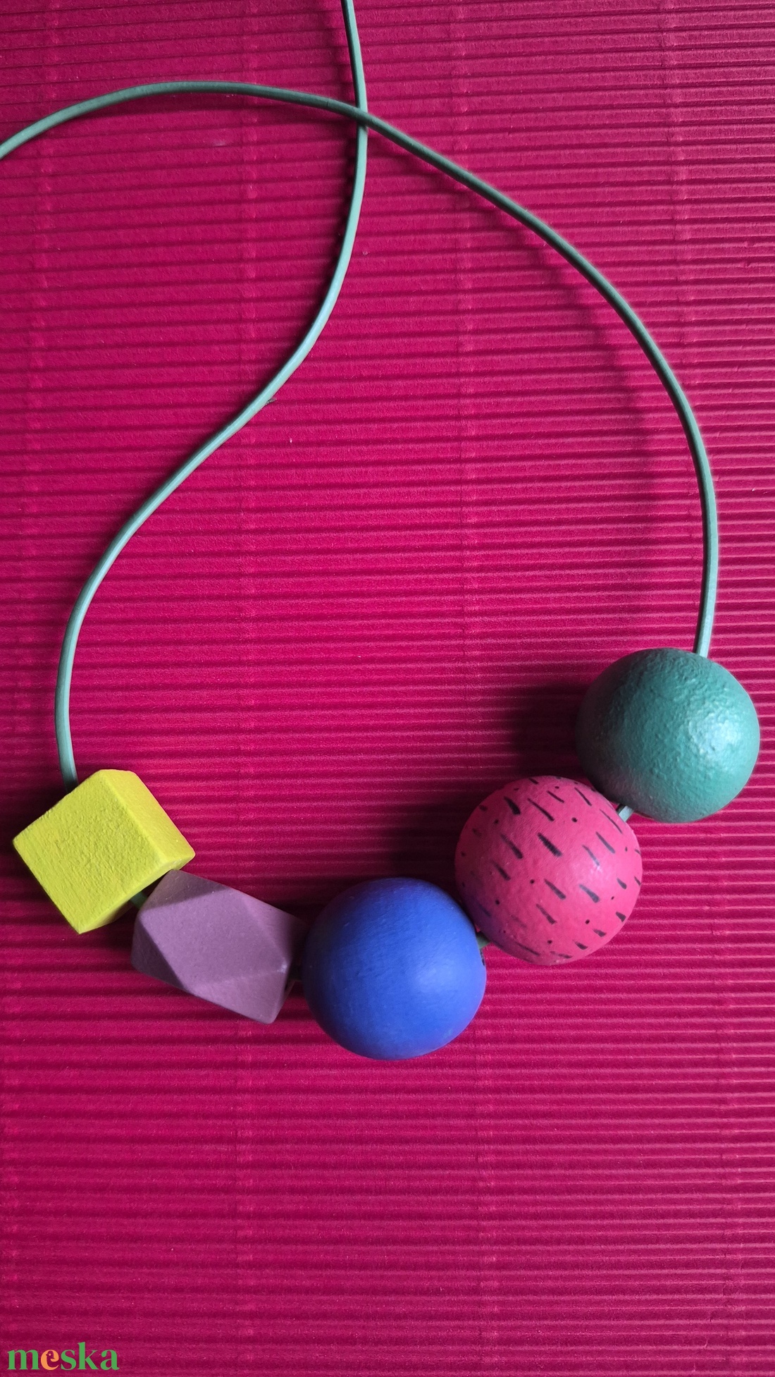 Színes fa golyós nyaklánc - ékszer - nyaklánc - bogyós nyaklánc - Meska.hu