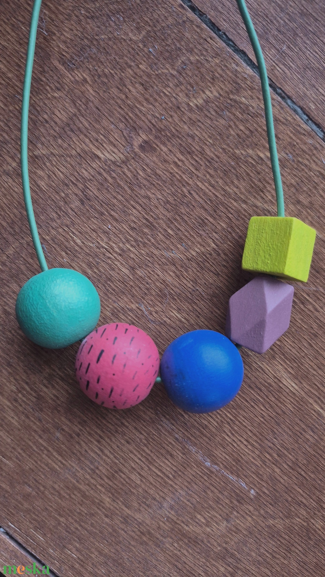 Színes fa golyós nyaklánc - ékszer - nyaklánc - bogyós nyaklánc - Meska.hu