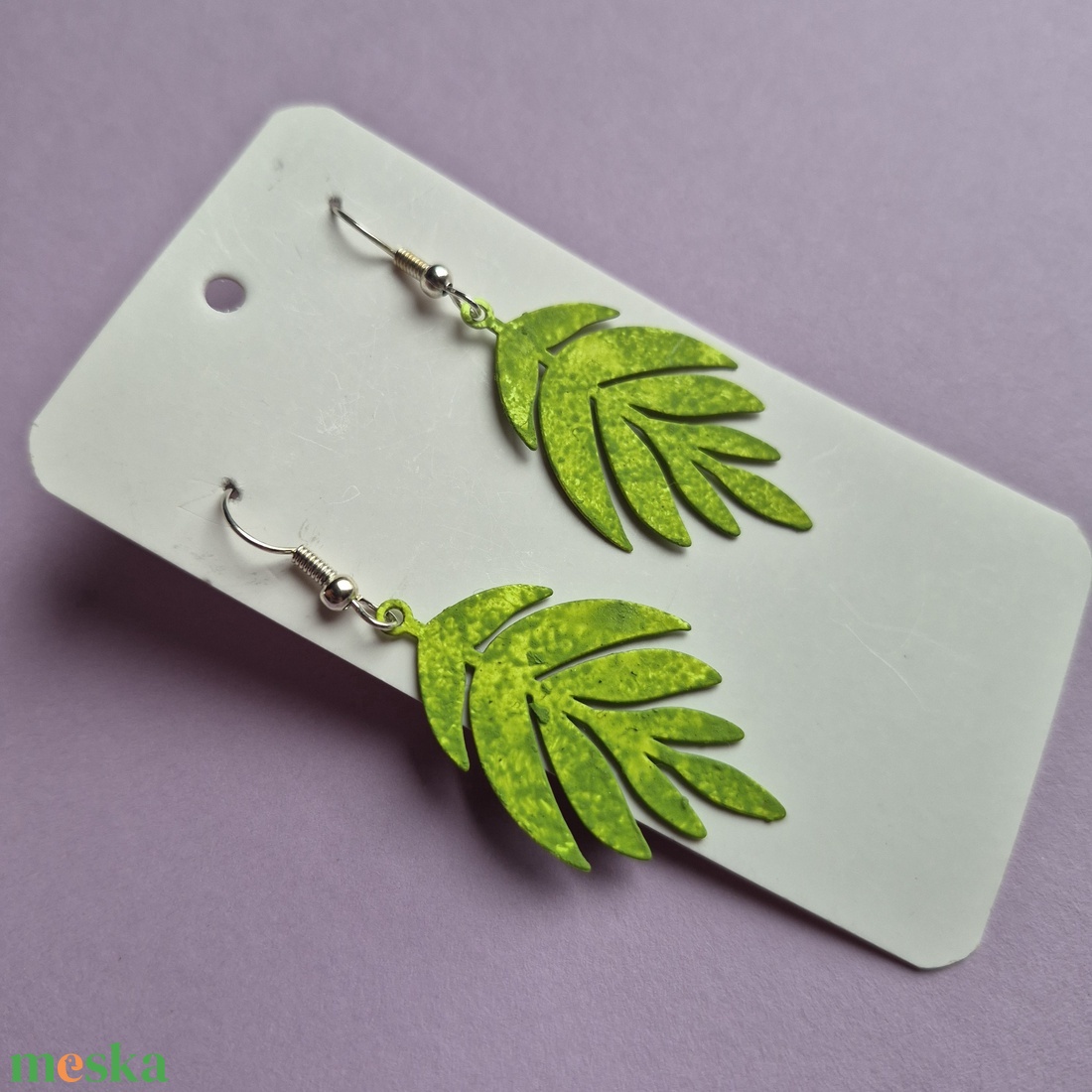Zöld színű fém lógós fülbevaló  - ékszer - fülbevaló - lógó fülbevaló - Meska.hu