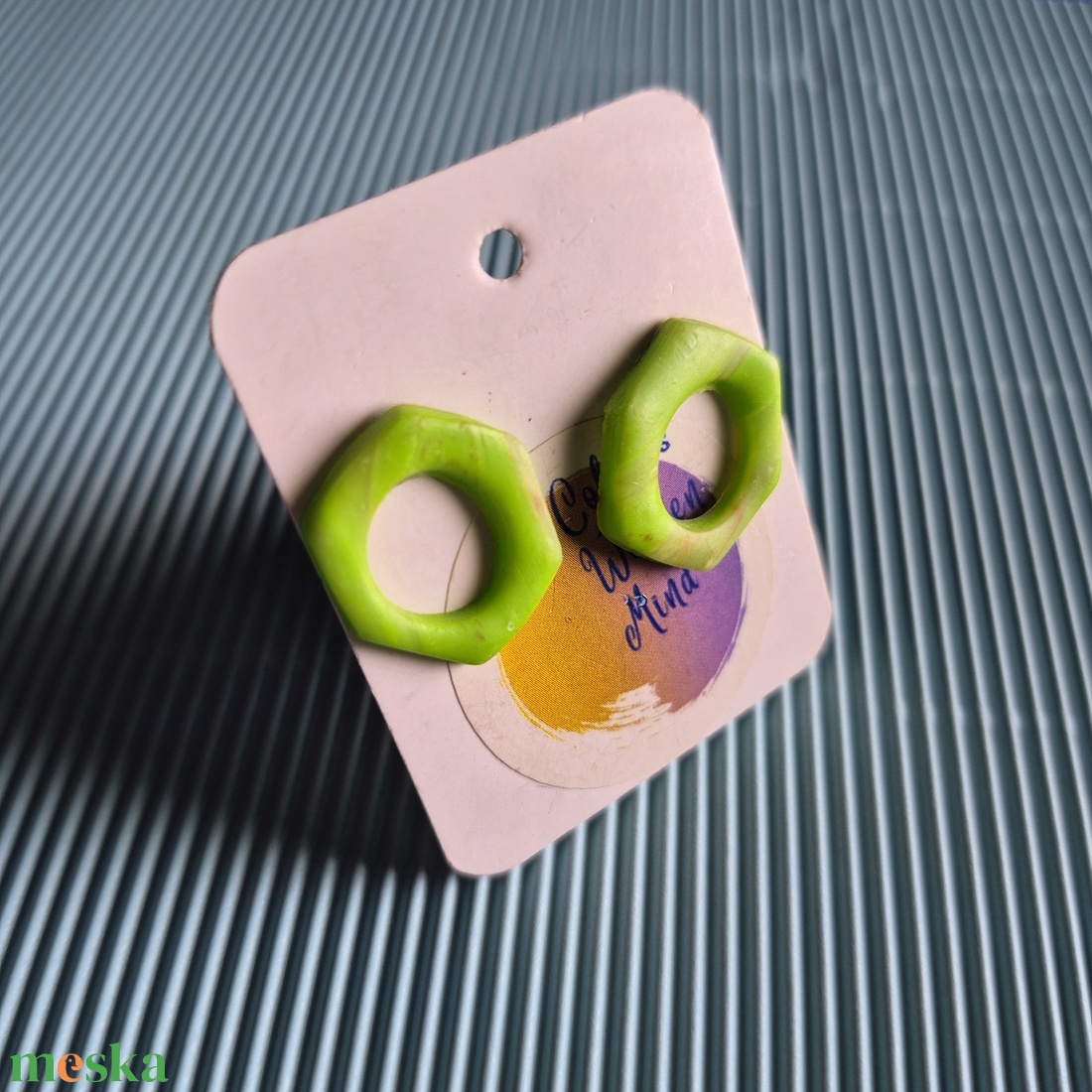 Zöld absztrakt gyurma fülbevaló - ékszer - fülbevaló - pötty fülbevaló - Meska.hu