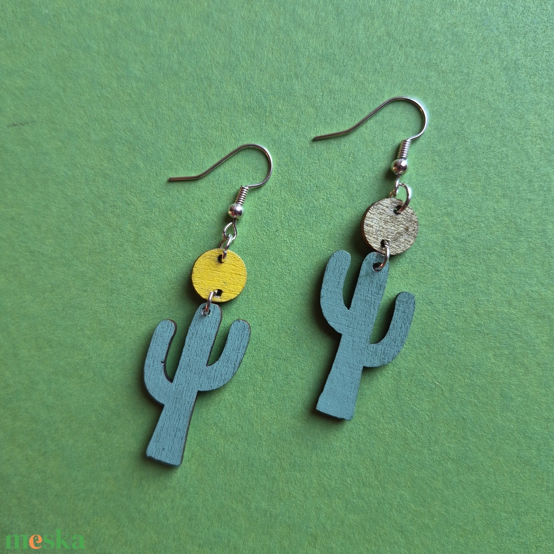 Kaktusz lógós fa fülbevaló - ékszer - fülbevaló - lógó fülbevaló - Meska.hu