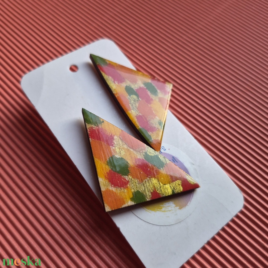 Őszi színű lógós háromszög fülbevaló - ékszer - fülbevaló - lógó fülbevaló - Meska.hu