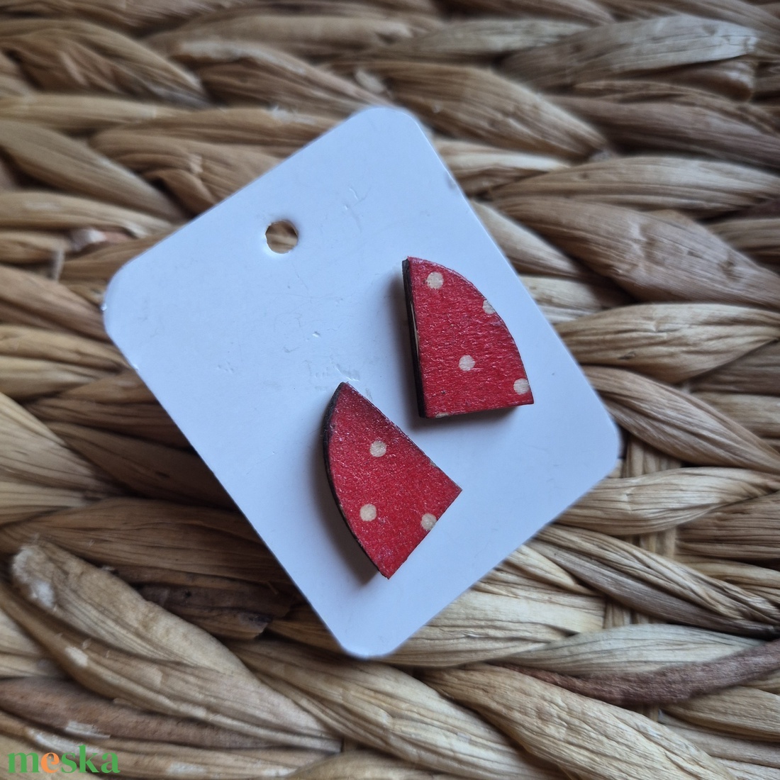 Piros pöttyös fa bedugós fülbevaló  - ékszer - fülbevaló - pötty fülbevaló - Meska.hu