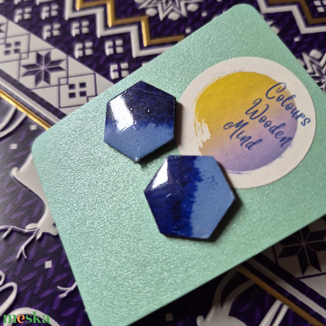 Kék hatszög fa bedugós fülbevaló  - ékszer - fülbevaló - pötty fülbevaló - Meska.hu