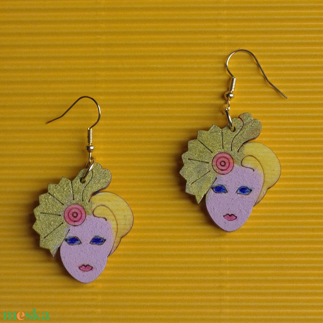 Sárga-arany fa női arc fülbevaló - ékszer - fülbevaló - lógó fülbevaló - Meska.hu