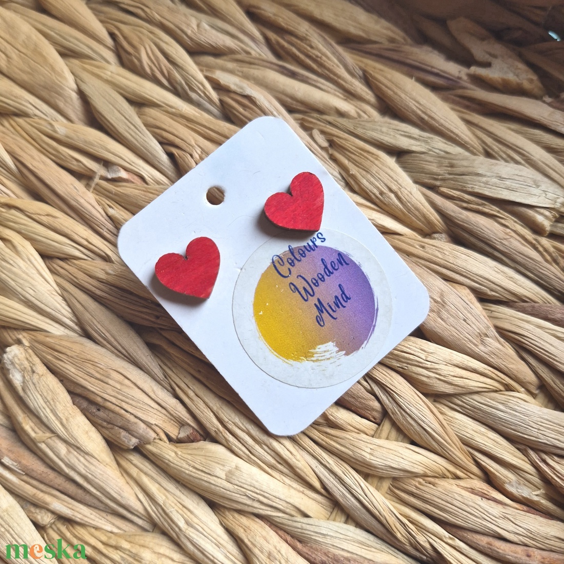 Piros szív alakú zöld fa bedugós fülbevaló  - ékszer - fülbevaló - pötty fülbevaló - Meska.hu