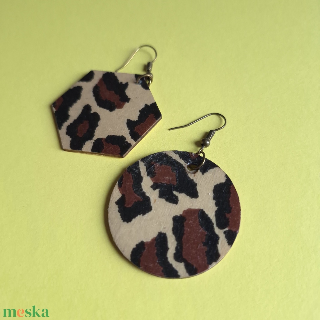 Aszimmetrikus állat nagy  fa fülbevaló - ékszer - fülbevaló - lógó fülbevaló - Meska.hu