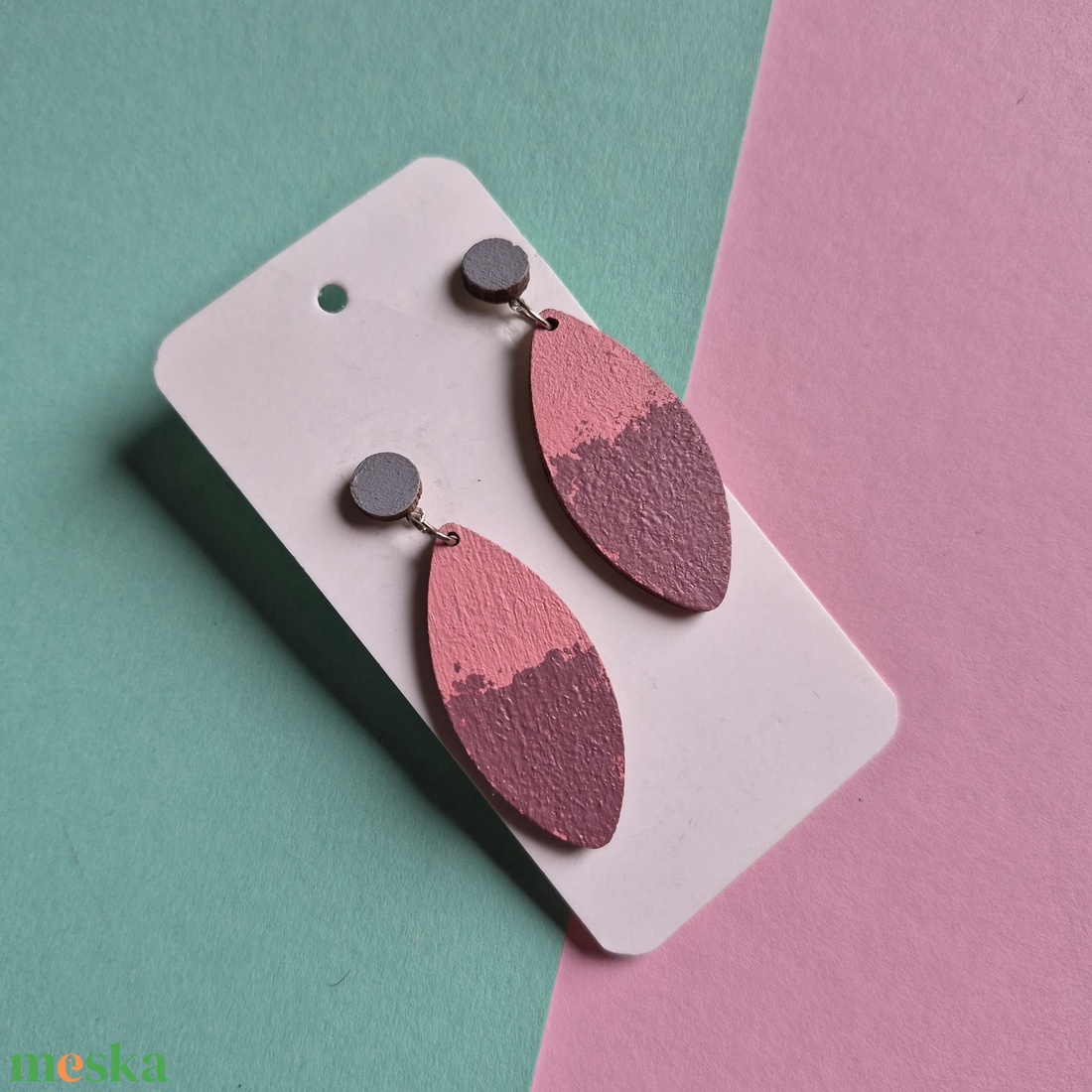 Mályva és rózsaszín hosszúkás fa fülbevaló-KIFUTÓ TERMÉK - ékszer - fülbevaló - lógó fülbevaló - Meska.hu