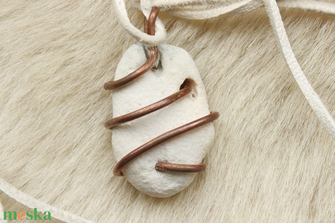 Korallmedálos nyaklánc - ékszer - nyaklánc - medálos nyaklánc - Meska.hu