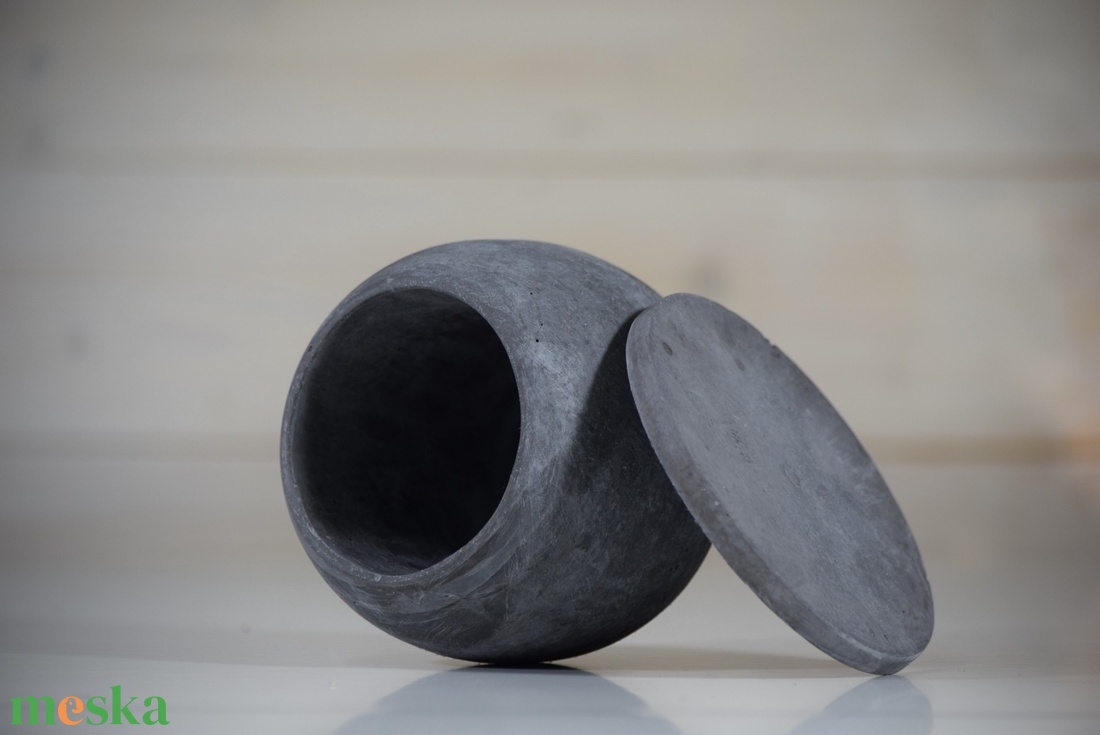 Gömbölyű Szénszürke Betonkaspó Alátéttel, kaktusz, szukkulens növény számára, minimal dekor, indusztriál, beton design - otthon & életmód - dekoráció - virágdísz és tartó - cserép & kaspó - Meska.hu Gömbölyű Szénszürke Betonkaspó Alátéttel, kaktusz, szukkulens növény számára, minimal dekor, indusztriál, beton design - otthon & életmód - dekoráció - virágdísz és tartó - cserép & kaspó - Meska.hu
