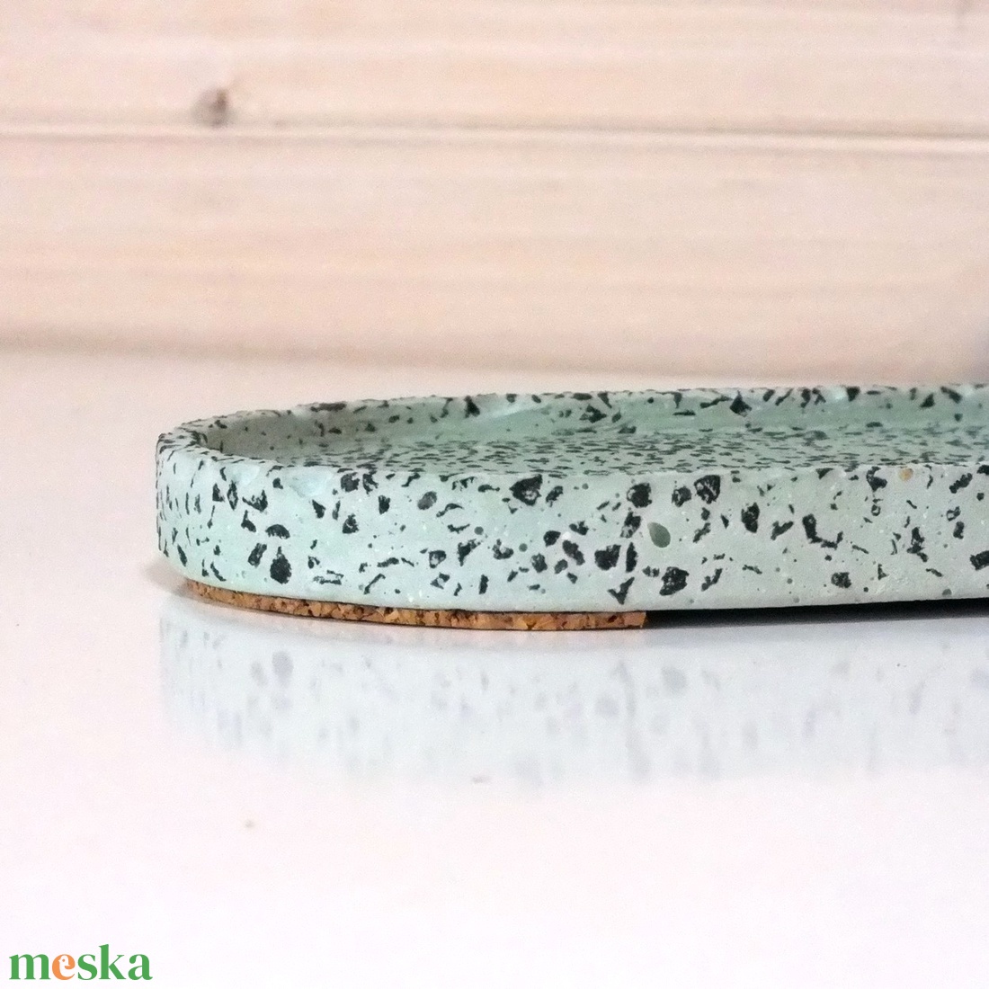 Terrazzo Oval Dekor Betontálca Zöld   Modern dekor, indusztriál, Ékszer tálca,  fürdőszobai tálca, Gyertya tálca - otthon & életmód - konyhafelszerelés, tálalás - tálalás - tálca - Meska.hu