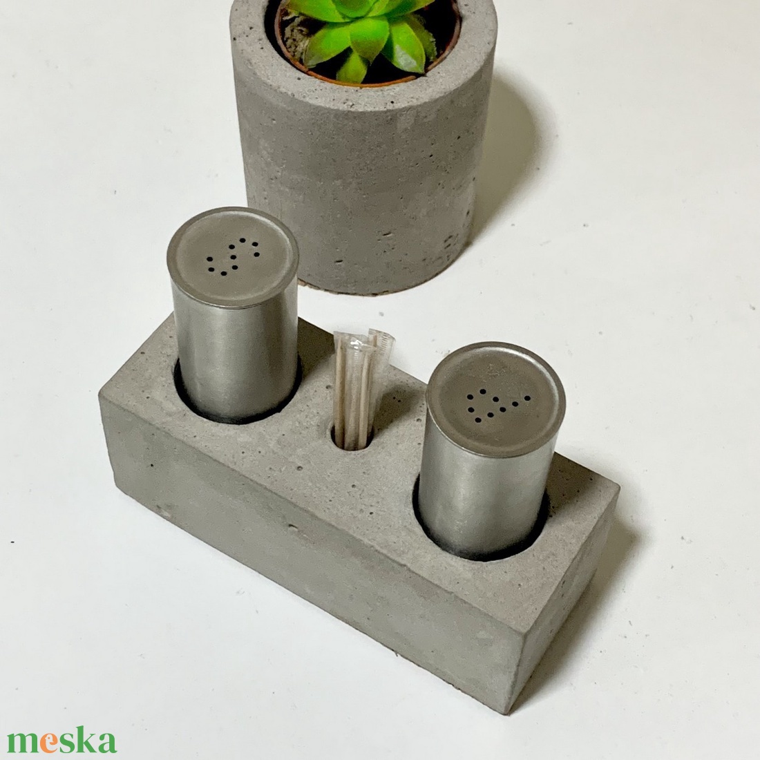 Stonehold Beton só-bors tartó - otthon & életmód - konyhafelszerelés, tálalás - konyhai tárolás - fűszertartó - Meska.hu