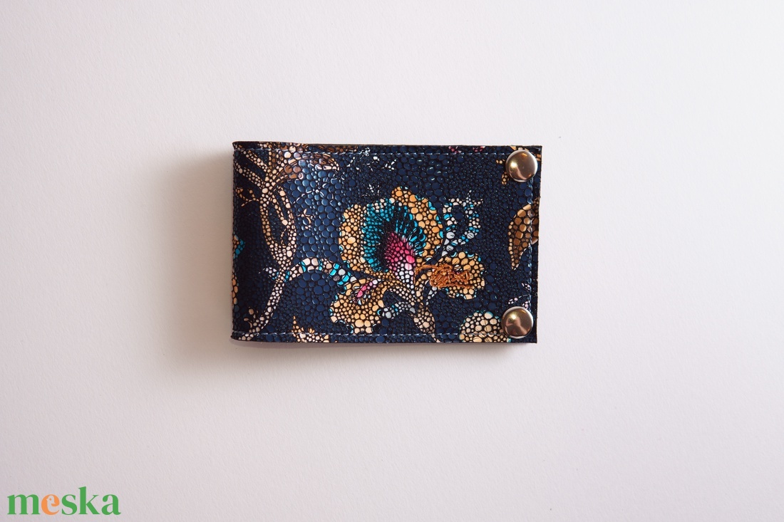 Bőr bérlet tartó - vintage flowery - táska & tok - pénztárca & más tok - kártyatartó & irattartó - Meska.hu Bőr bérlet tartó - vintage flowery - táska & tok - pénztárca & más tok - kártyatartó & irattartó - Meska.hu