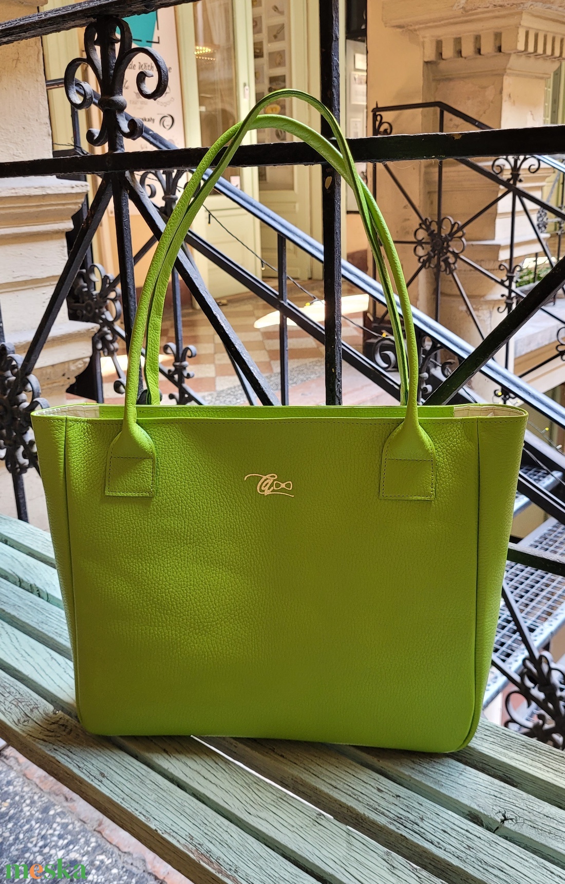 Kiwi green for work - marhabőr shopper - táska & tok - kézitáska & válltáska - nagy pakolós táska - Meska.hu Kiwi green for work - marhabőr shopper - táska & tok - kézitáska & válltáska - nagy pakolós táska - Meska.hu