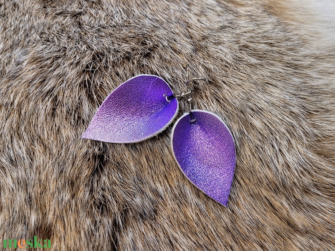 Választó 2 - Csepp bőr fülbevaló nemesacél szerelékkel - ékszer - fülbevaló - lógó csepp fülbevaló - Meska.hu