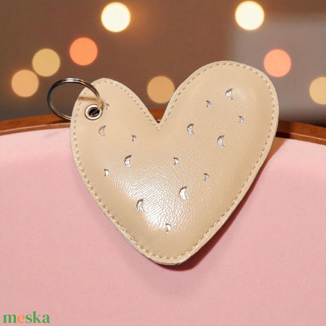 Beige love - kulcstartó - táska & tok - kulcstartó & táskadísz - kulcstartó - Meska.hu