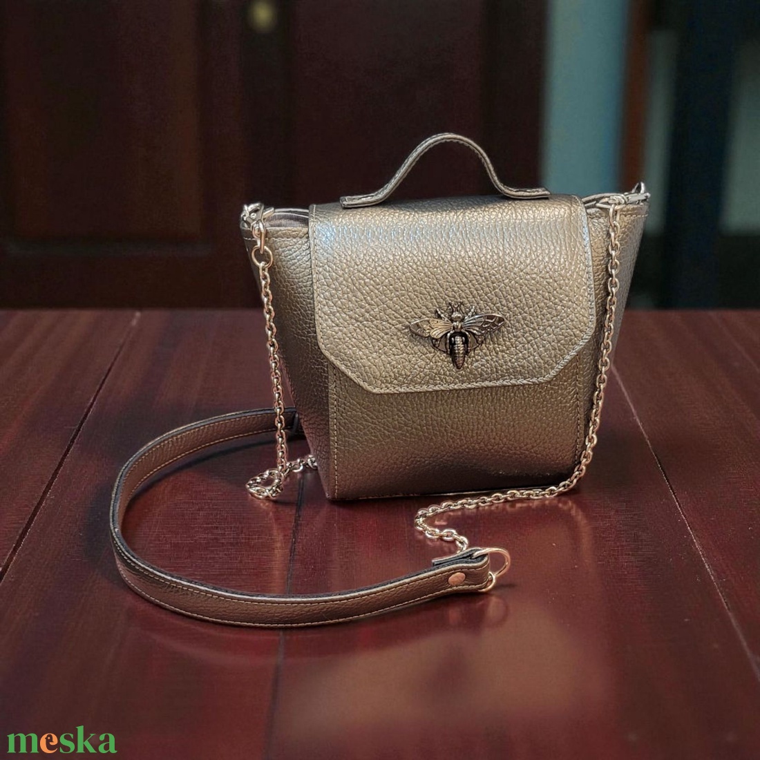 Mini city graffit bee - marhabőr válltáska - táska & tok - kézitáska & válltáska - válltáska - Meska.hu