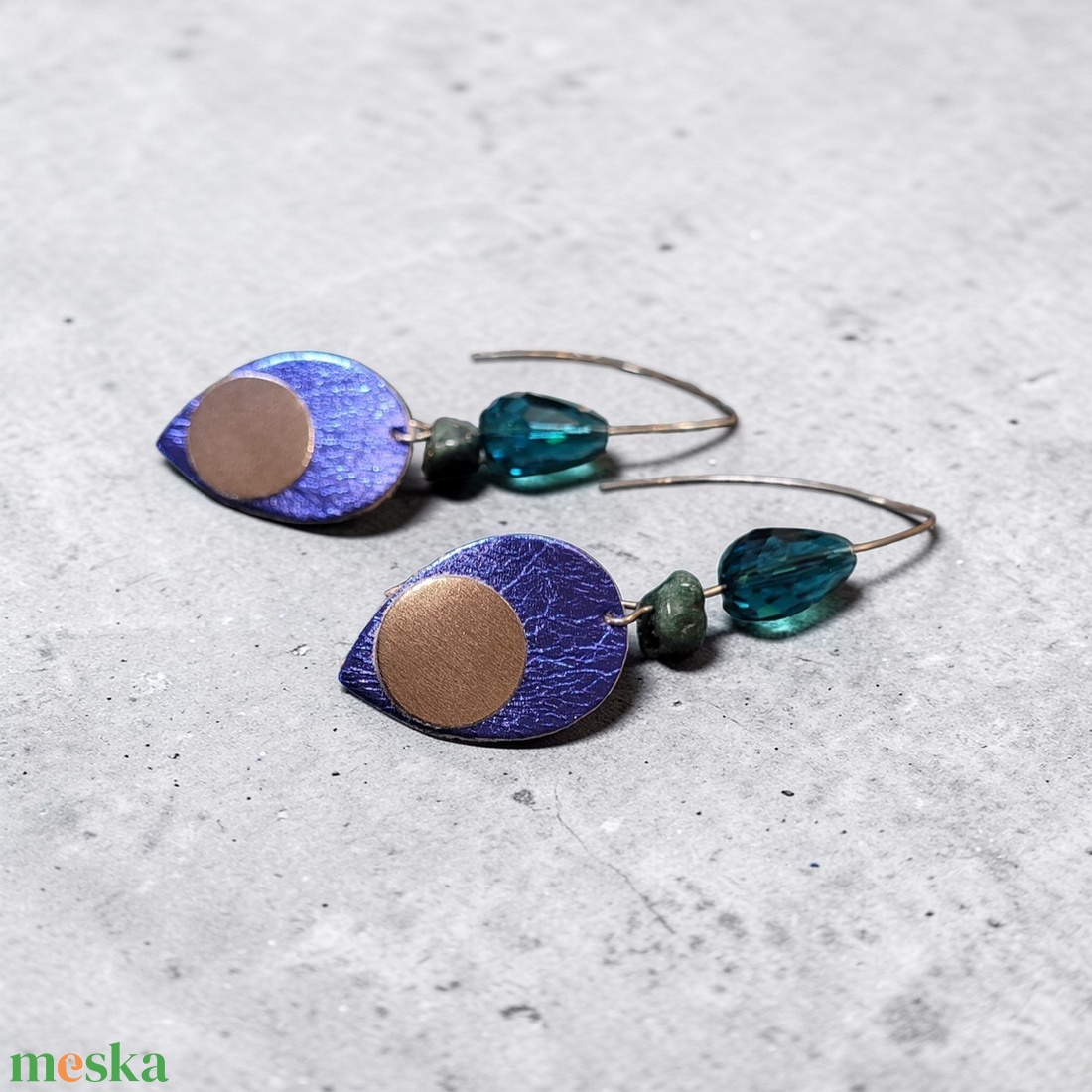 Paradisa collection 12 - bőr, gyöngy és nemesacél fülbevaló  - ékszer - fülbevaló - lógó fülbevaló - Meska.hu