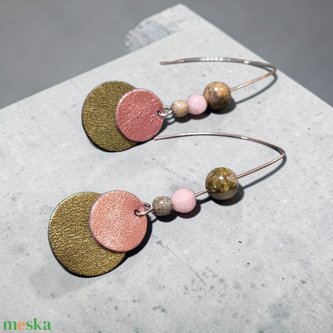 Paradisa collection 15 - bőr, gyöngy és nemesacél fülbevaló  - ékszer - fülbevaló - lógó fülbevaló - Meska.hu