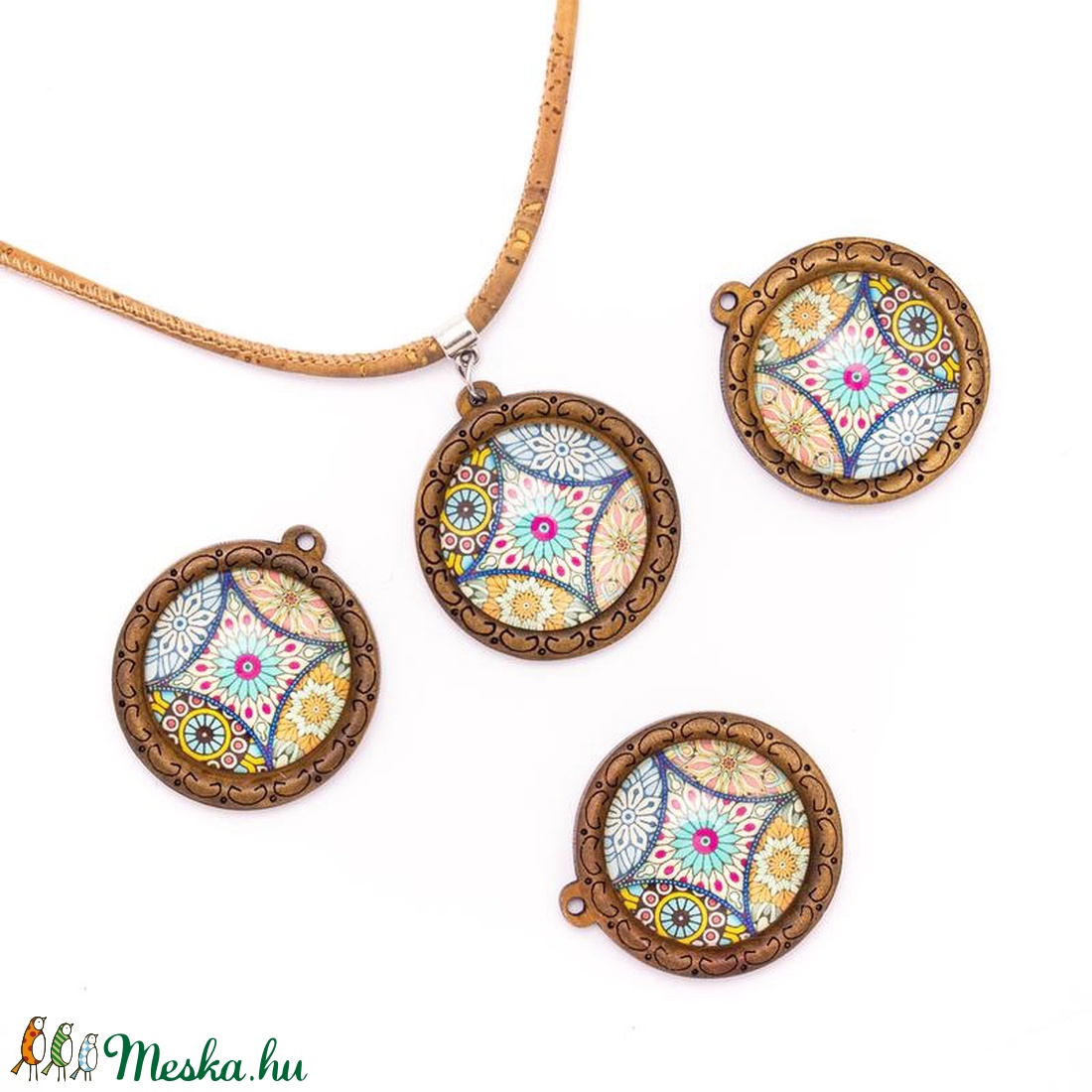 38mm Kerek natúr parafa portugál, kerámia csempe mintás ékszer medál - kellékek & szerszámok - gyöngyfűzés kellékek - egyéb alkatrész - Meska.hu
