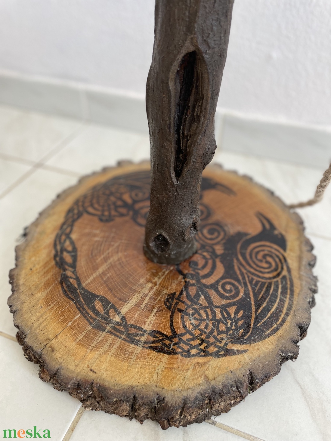 Állólámpa, pirográf, egyedi lámpa, hollós , huginn muninn  - otthon & életmód - lámpa - állólámpa - Meska.hu