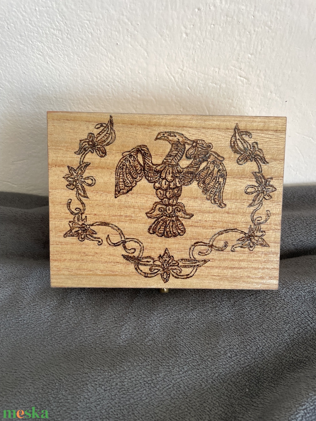 Ékszerdoboz, Turul mintával , fadoboz -  - Meska.hu