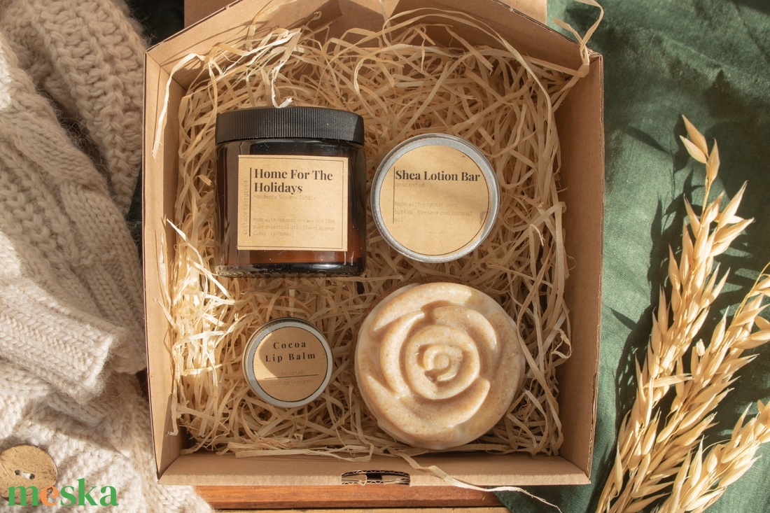 Karácsonyi Fűszeres Szójaviasz Illatgyertya, Ajándék nőknek, Natúr Kozmetikum Csomag, Self Care Gift Box - szépségápolás - kozmetikai ajándékcsomag - Meska.hu