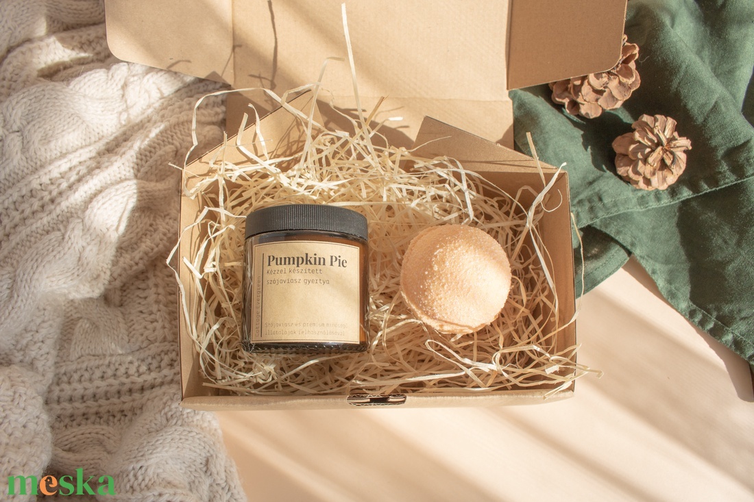 Őszi ajándékcsomag, Ajándék nőknek, Tökös pite Illatgyertya Csomag, Self Care Gift Box, Szójaviasz gyertya, Fürdőbomba - szépségápolás - kozmetikai ajándékcsomag - Meska.hu Őszi ajándékcsomag, Ajándék nőknek, Tökös pite Illatgyertya Csomag, Self Care Gift Box, Szójaviasz gyertya, Fürdőbomba - szépségápolás - kozmetikai ajándékcsomag - Meska.hu