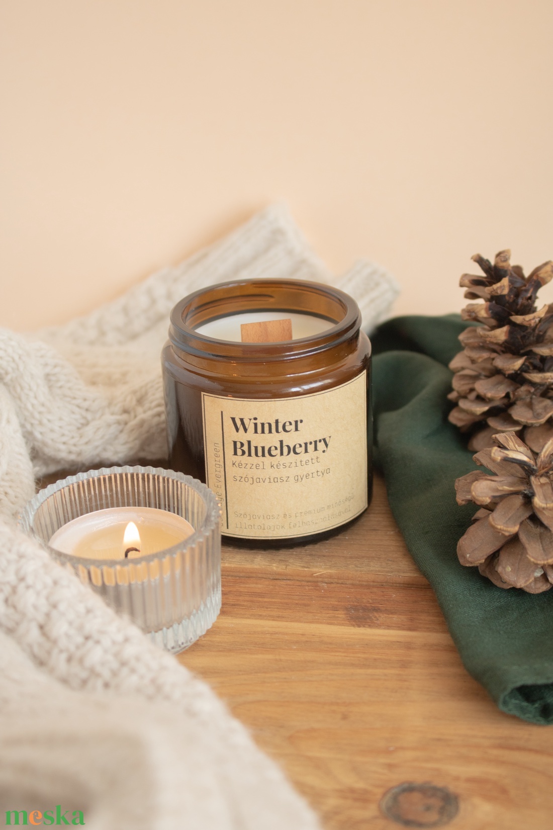 Karácsonyi Illatgyertya, Téli Áfonya Szójaviasz Gyertya, Winter Blueberry Soy Candle, Eukaliptuszos Fürdőbomba - szépségápolás - kozmetikai ajándékcsomag - Meska.hu