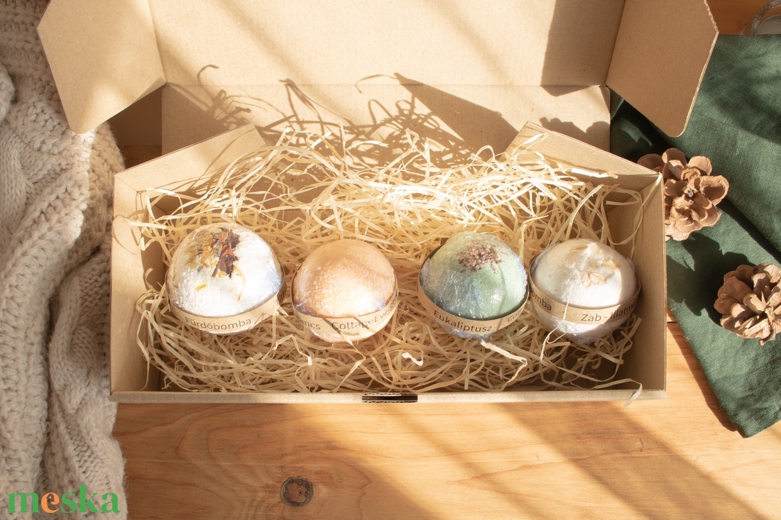 4-es Fürdőbomba Ajándékcsomag, Fürdőbomba Válogatás, Relax ajándékcsomag, Ajándék nőknek, Self Care Gift Box - szépségápolás - kozmetikai ajándékcsomag - Meska.hu