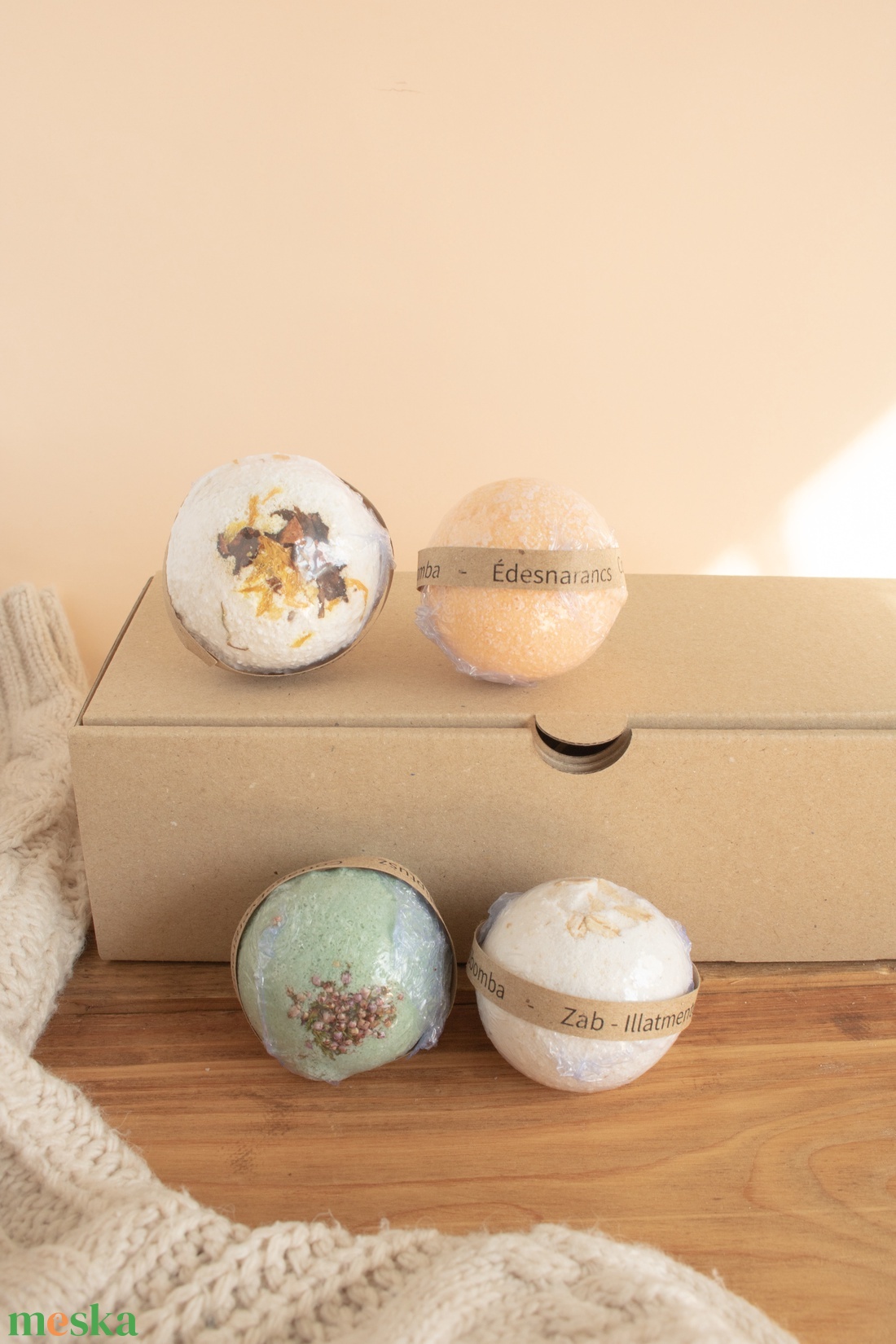 4-es Fürdőbomba Ajándékcsomag, Fürdőbomba Válogatás, Relax ajándékcsomag, Ajándék nőknek, Self Care Gift Box - szépségápolás - kozmetikai ajándékcsomag - Meska.hu