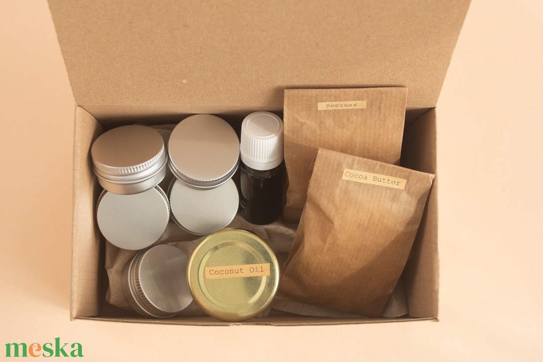 Csináld Magad DIY Kakaóvajas Ajakbalzsam készítő csomag, Ajándék nőknek gyerekeknek, Kreatív ajándék, Tégelyes Ajakápoló - diy (csináld magad) - egységcsomag - Meska.hu