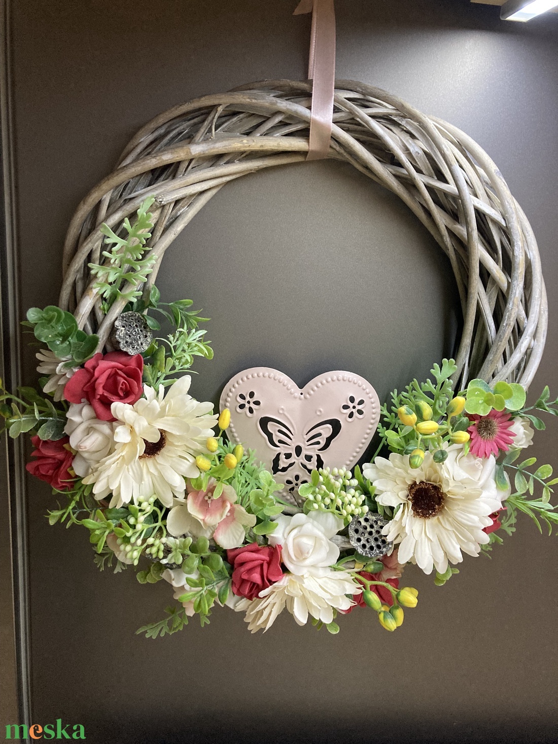 Virágos vesszős kopogtató  - otthon & életmód - dekoráció - ajtó- és ablak dekoráció - ablakdísz - Meska.hu