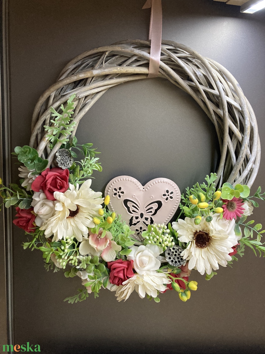 Virágos vesszős kopogtató  - otthon & életmód - dekoráció - ajtó- és ablak dekoráció - ablakdísz - Meska.hu