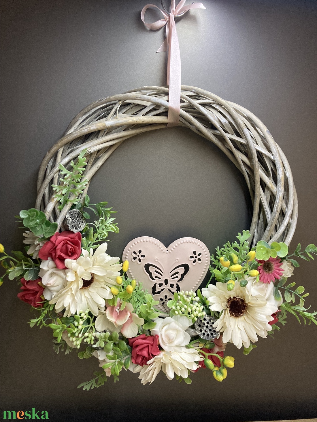 Virágos vesszős kopogtató  - otthon & életmód - dekoráció - ajtó- és ablak dekoráció - ablakdísz - Meska.hu