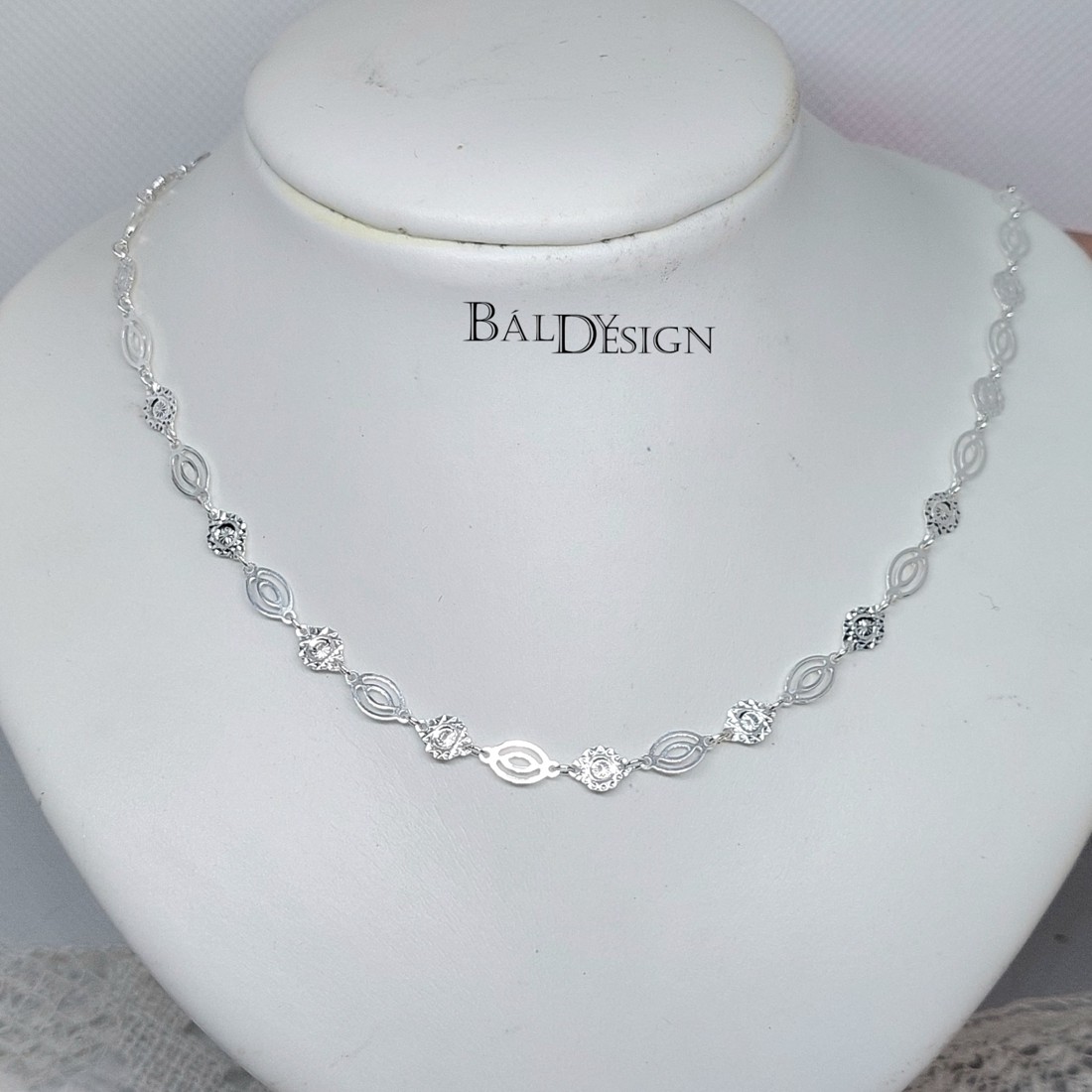 Ezüst ovális áttört mintájú nyaklánc - ékszer - nyaklánc - medál nélküli nyaklánc - Meska.hu